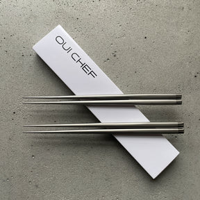 oui_chef_eating_chopsticks_hers_n_hers